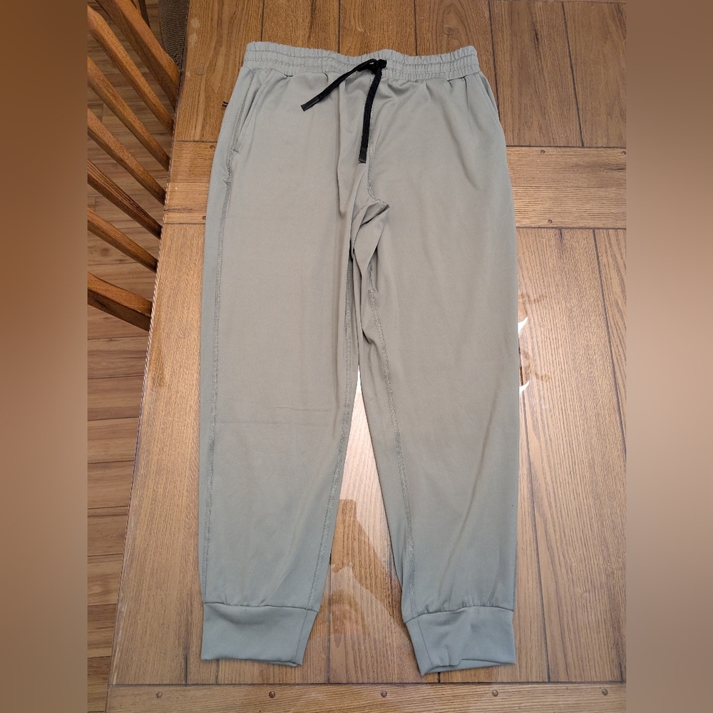 Vapor Apparel Women's Alto Joggers Olive Branch Color Size Multi
